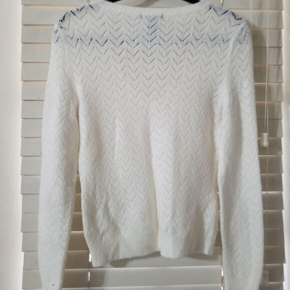 New York & Company White V-Neck Chevron Knit Sweater For Women S - Picture 2 of 3